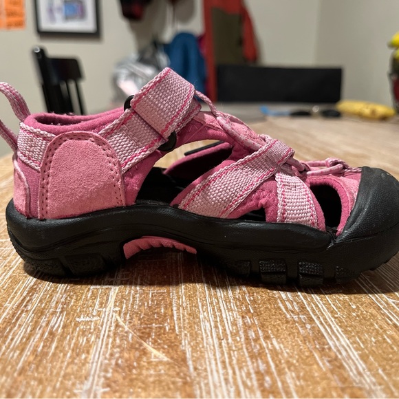 Keen Waterproof Sandals Toddler size 9 - Picture 4 of 7